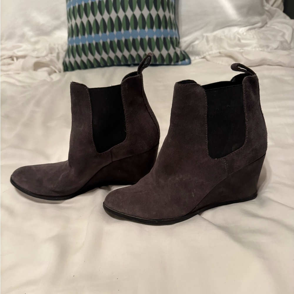 Dolce Vita Stylish Suede Ankle Boots